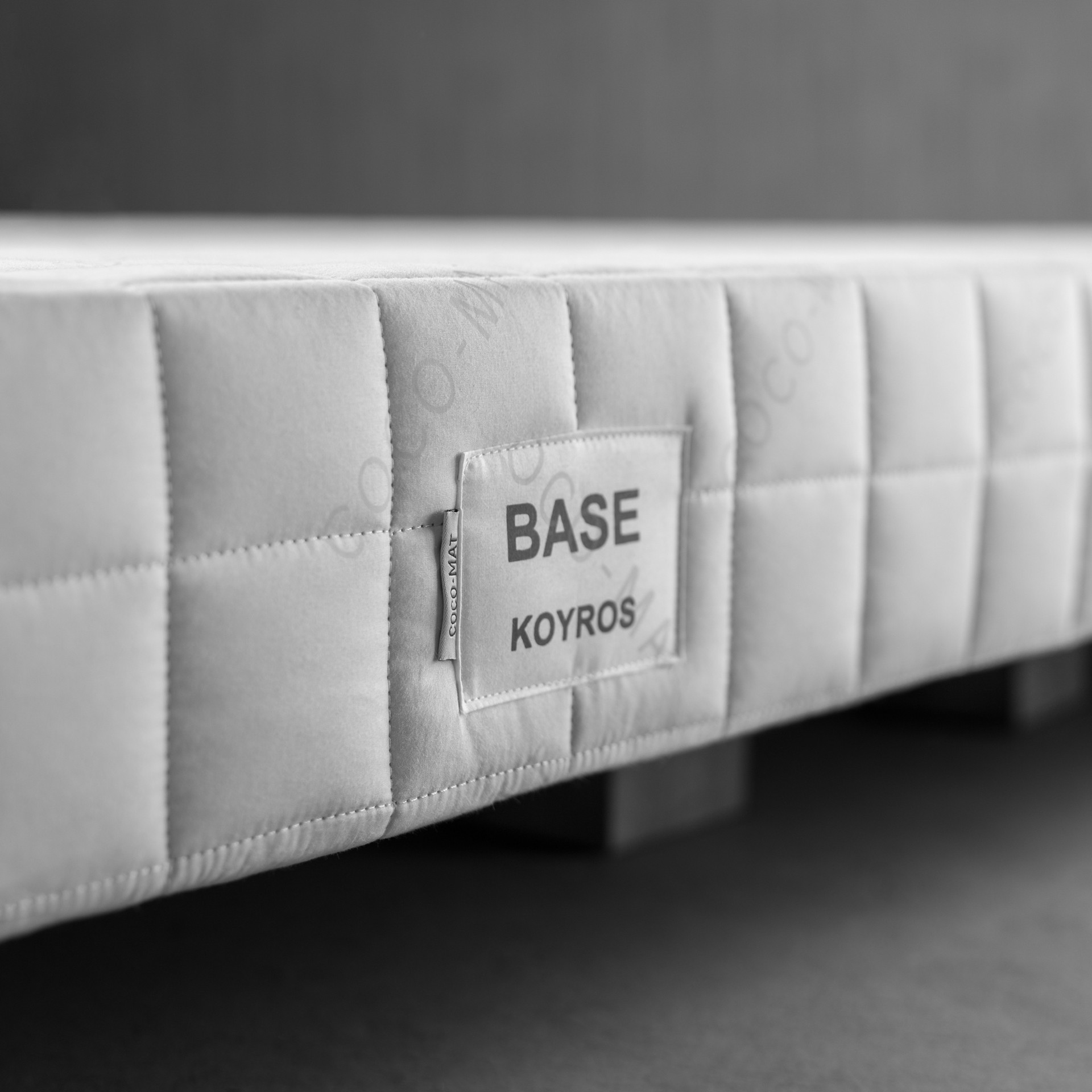 Bed Base Kouros & Bed Base Kouros with embedded fabric